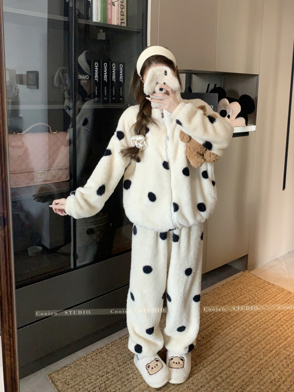 Autumn and winter thickened polka-dot coral velvet warm home clothing set