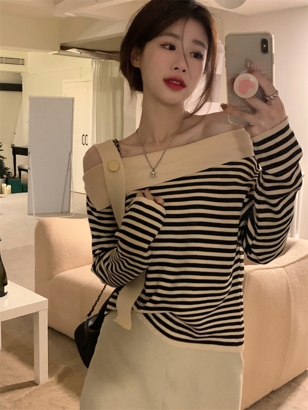 2024 Autumn and Winter New Korean Style Internet Celebrity Slant Collar Off-Shoulder Slim Bottoming Sweater Top