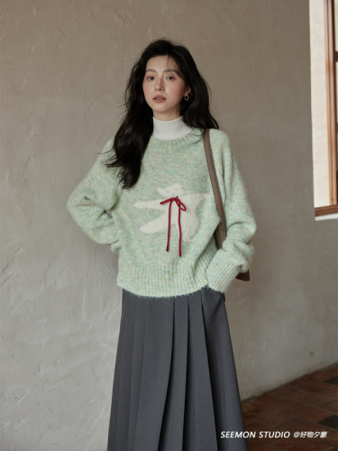 2024 new autumn and winter high-end lazy tops small niche design loose knitted sweater