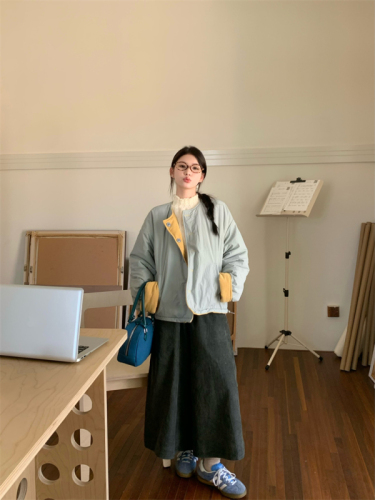 Practical goose yellow and blue reversible round neck thickened warm cotton jacket