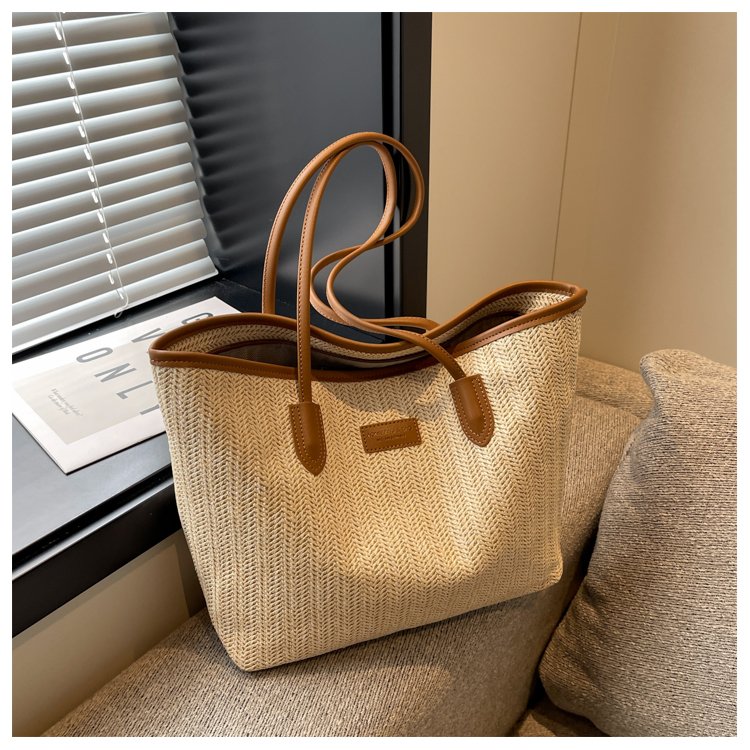 Autumn and winter straw large-capacity bag for women 2024 new niche versatile woven bag foreign style commuter shoulder tote bag