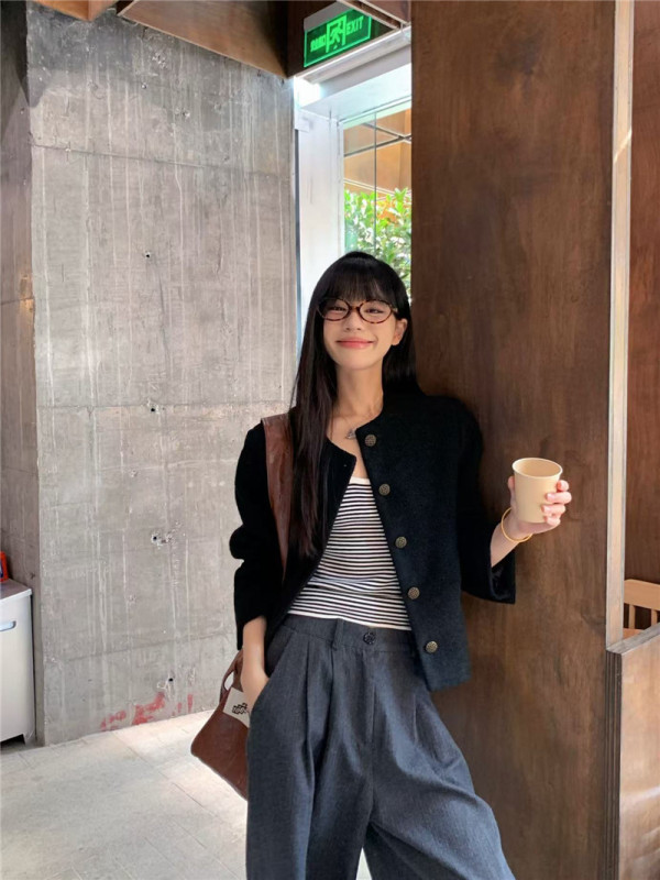 Black small fragrant jacket for women in autumn and winter, cotton, small, high-end, loose short top