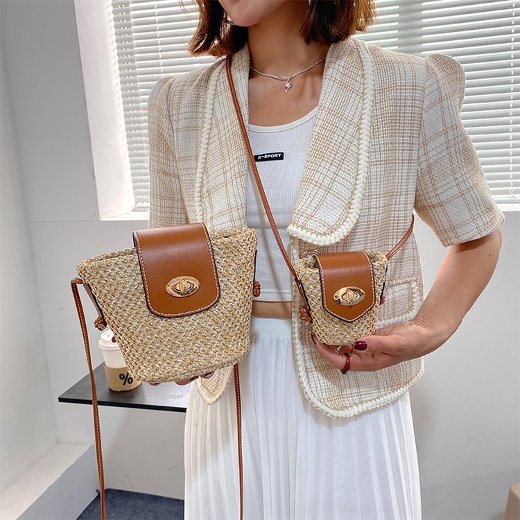 French niche design bag for women summer 2024 new trendy fashionable woven crossbody bag versatile straw beach bag
