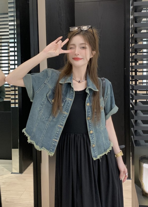 Real shot and real price ~ niche retro short tassel denim jacket short-sleeved coat + dress women's bottoming skirt to wear outside