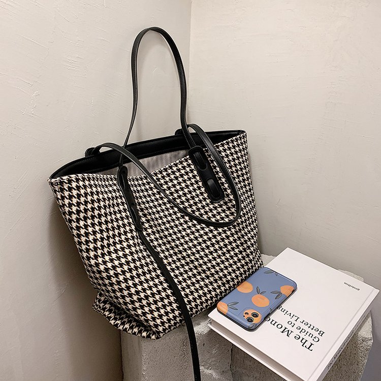 Autumn and winter new large bag for women Korean version large capacity houndstooth woolen shoulder bag versatile student tote bag