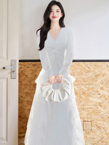 Large size French gentle style knitted sweater dress for women with high-end lace splicing slim long skirt