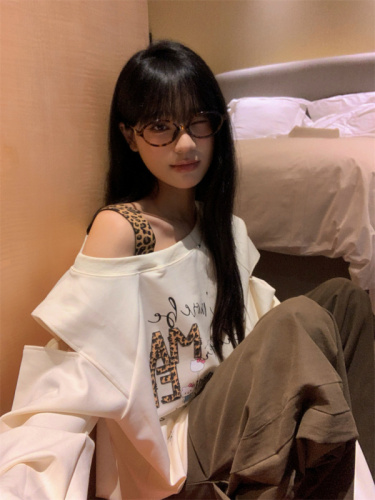 Printed design niche loose and lazy leopard print oblique shoulder off-shoulder long-sleeved top