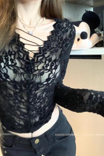 Black lace strappy top for women in autumn and winter, versatile pure lust large V-neck waist-cinching inner layered shirt