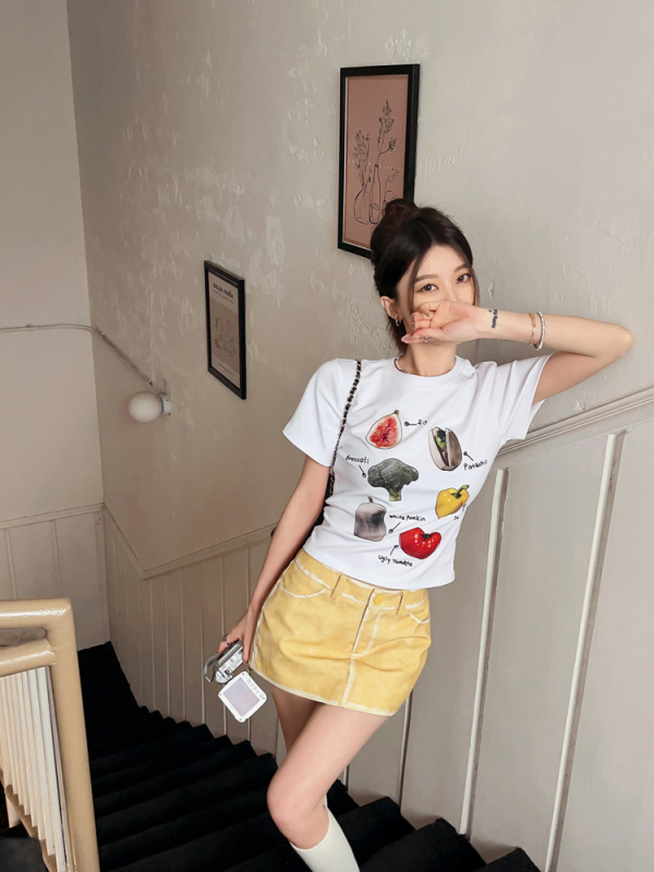 Real shot and real price 2023 new summer style right shoulder printed white short-sleeved T-shirt for women spring and summer hot girl slim short top