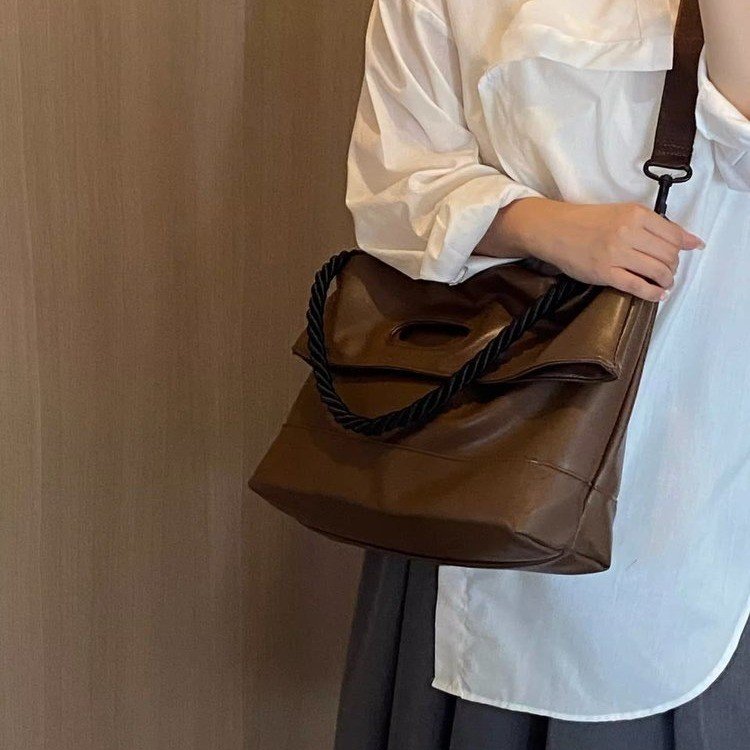 2024 spring new high-end soft leather PU women's bag large capacity simple commuter student shoulder tote bag large bag
