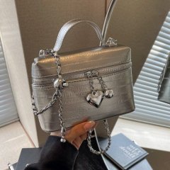 Cross-border portable lipstick bag, high-end, versatile chain box bag, 2024 new retro simple cross-body small square bag