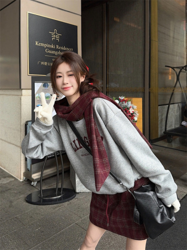 Lazy style loose letter round neck pullover sweatshirt + drawstring retro plaid A-line skirt two-piece set