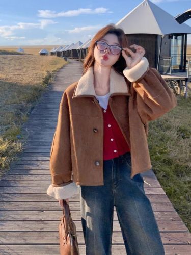 Fur-in-one reversible lambswool coat for small women, fashionable and temperamental, thickened short suede top