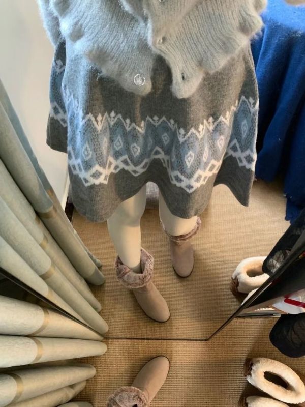 Retro tiffany Fair Island age-reducing temperament skirt for women, simple, soft and versatile, soft and waxy high-waisted knitted skirt