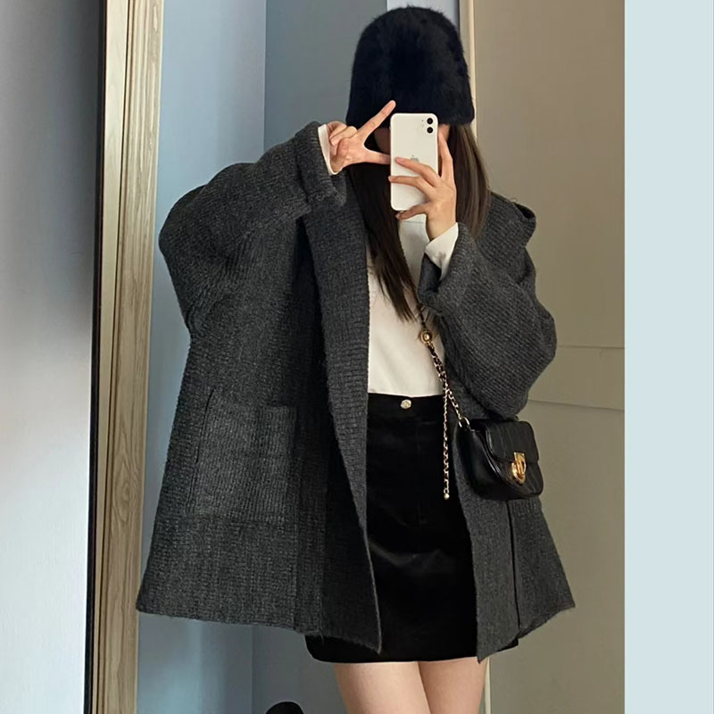 Corridor-shaped hooded thickened pockets large size knitted cardigan for women autumn and winter new Korean design niche sweater jacket