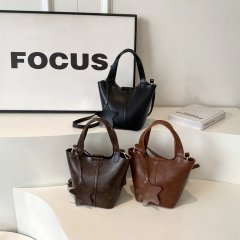 This year's crossbody bag women's 2024 autumn new fashion versatile high-end texture fashion portable large-capacity bucket bag
