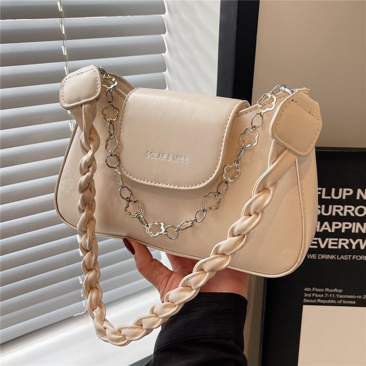 French niche design bag women's winter popular new simple chain fashion crossbody bag armpit bag trendy
