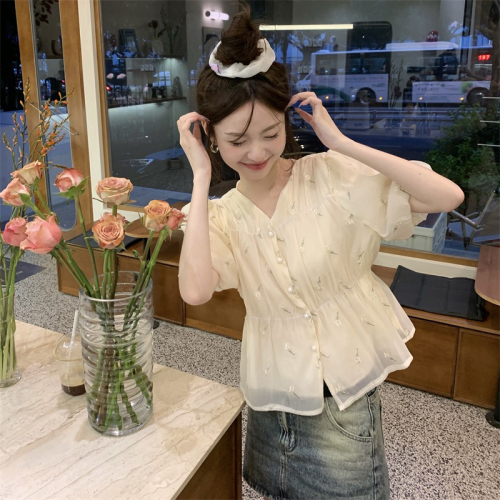 Designed niche shirts, age-reducing tops for women, summer French embroidered puff sleeves, short-sleeved gentle shirts