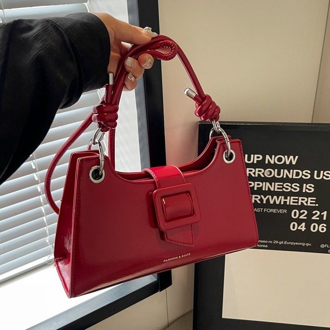 French niche bag for women 2024 new fashion high-end foreign style single shoulder small square bag Internet celebrity armpit baguette bag