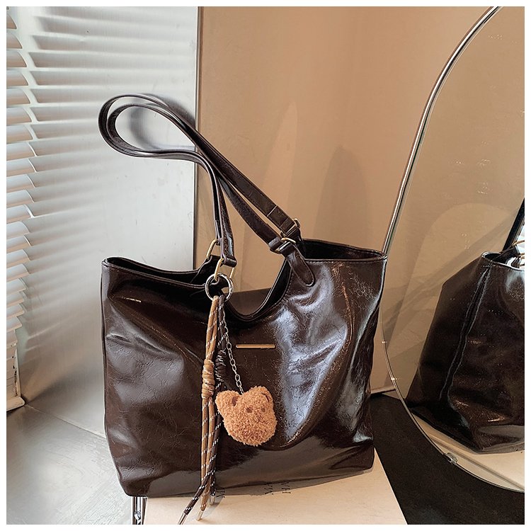 2024 Autumn New Fashion Retro Crossbody Bag Simple Shoulder Bag Fashion Cross-Border Large Capacity Commuting Tote Bag