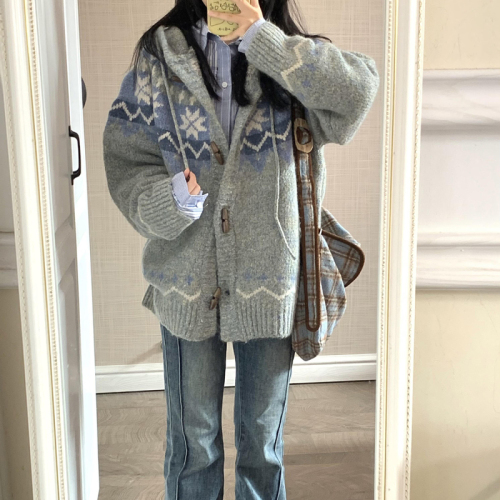 Fair Isle Sweater Jacket Women's Autumn and Winter New Soft Waxy Casual Versatile Horn Button Retro Loose Knitted Cardigan Trendy