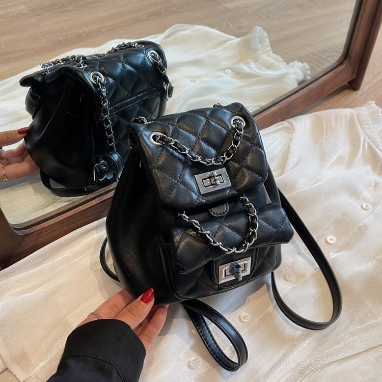 Small backpack for women 2024 Korean version new fashion mini chain rhombus chain bag retro casual backpack trendy