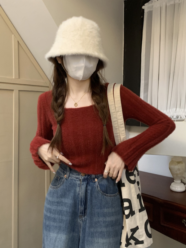Actual shot and real price~Autumn and winter new Korean style temperament square collar soft waxy plush short long-sleeved sweater knitted top