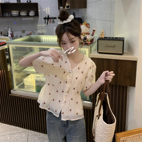 Designed niche shirts, age-reducing tops for women, summer French embroidered puff sleeves, short-sleeved gentle shirts