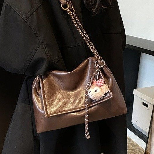 Popular tote large-capacity bag for women 2024 new autumn and winter popular light luxury niche high-end commuting shoulder