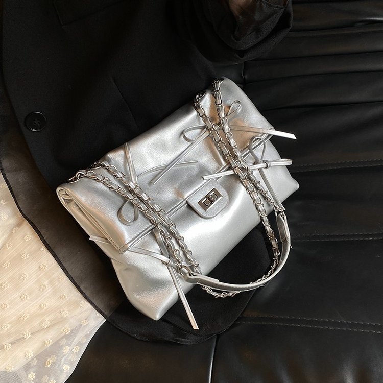 Niche design bow large capacity tote bag for women 2024 new fashion versatile chain shoulder armpit bag