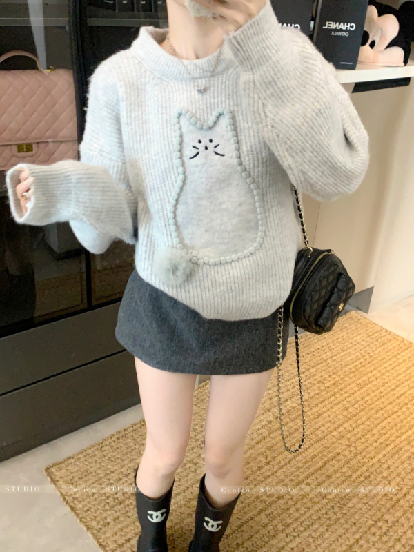 Autumn and winter Korean style round neck three-dimensional embroidery loose lazy cat style thickened sweater
