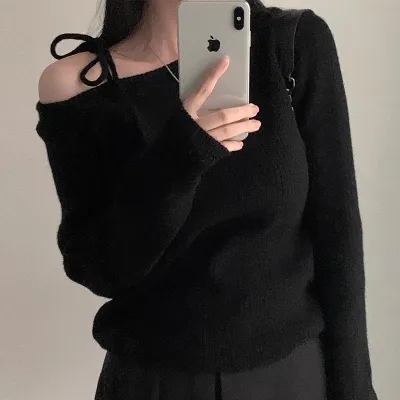 Korean chic autumn and winter niche retro irregular oblique collar off-shoulder lace-up slim slim long-sleeved knitted sweater for women