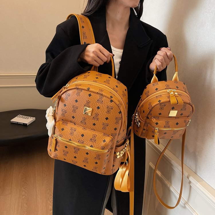 Cute Bear Print Backpack 2024 New Fashionable Versatile Large Capacity Lightweight Backpack Western Style Shoulder Bag