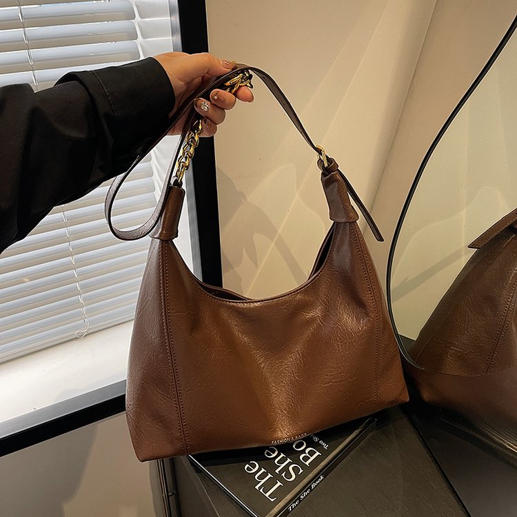 Large-capacity bag for women in autumn and winter, versatile new retro chain shoulder crossbody bag, textured women's bucket bag