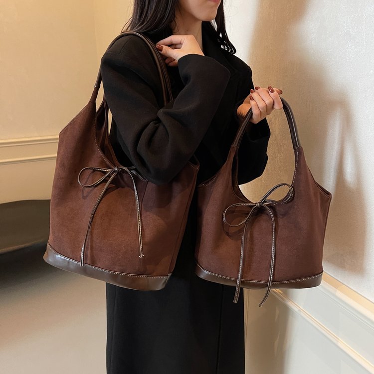 Autumn retro texture large capacity bag for women 2024 new simple suede vegetable basket bag simple shoulder bag