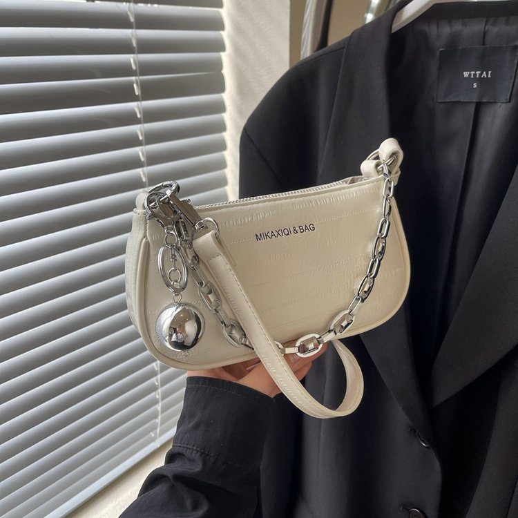 Design silver bag small bag versatile 2024 high-looking fashion new niche messenger bag chain armpit shoulder