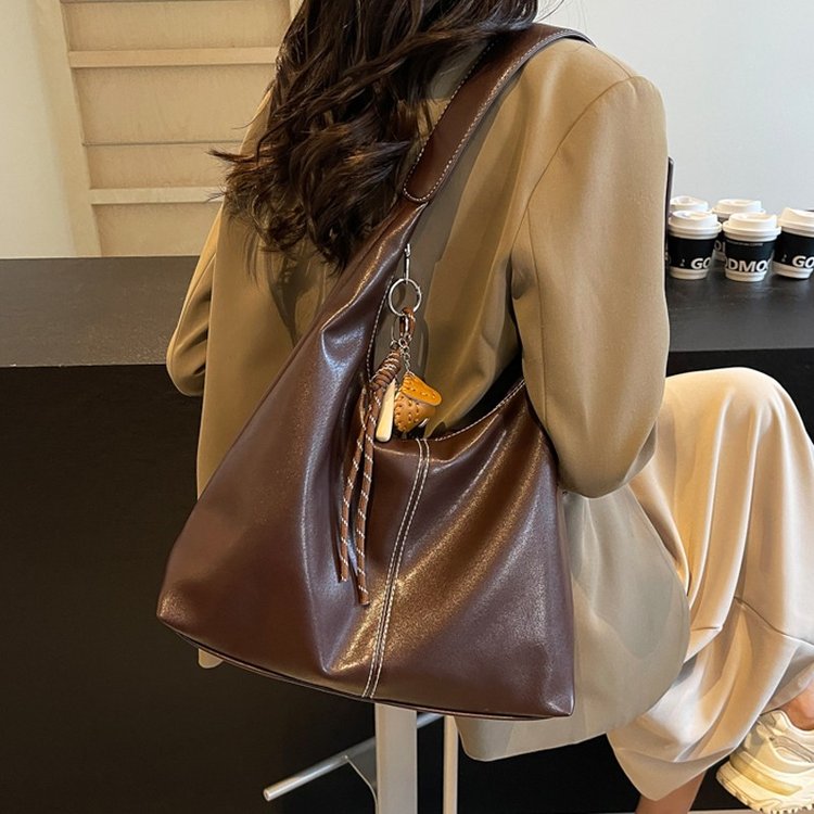Cross-border solid color crossbody armpit bag 2024 new retro tote bag Korean version casual commuting large capacity shoulder bag