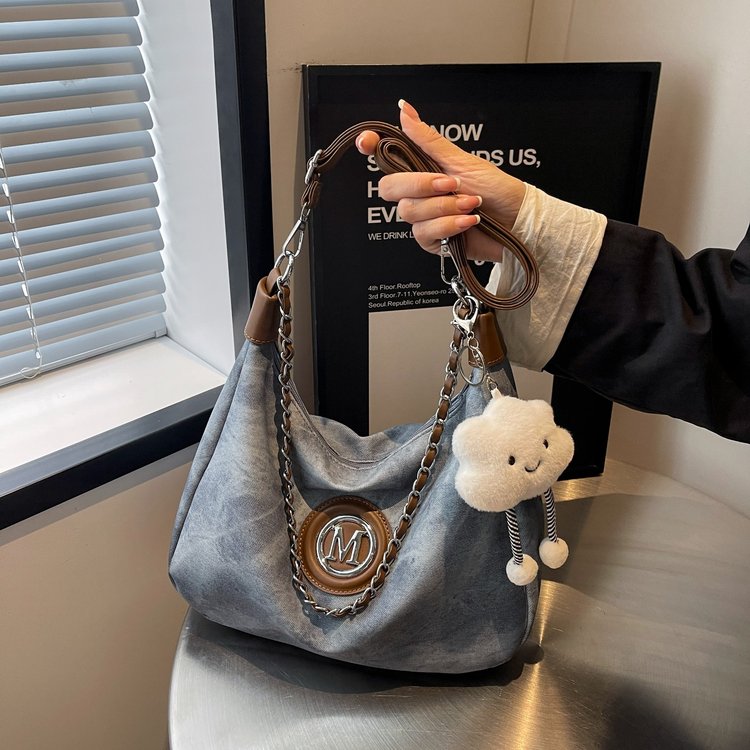Foreign trade single shoulder crossbody bag new trendy cool letter fashion women's bag European and American retro large capacity PU versatile commuter bag