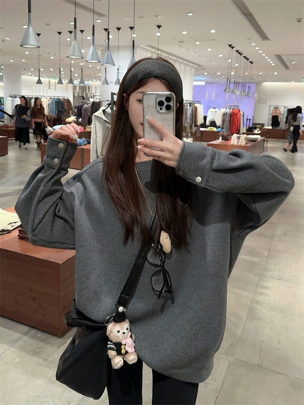 Loose and lazy sweatshirt for women in winter, new Korean style plus velvet and thickened round neck design, right shoulder top