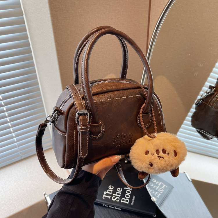 2024 Nanfeng Same Style Bag Fashion New Pillow Bag Women Can Crossbody Shoulder Bag Bear Pendant Going Out