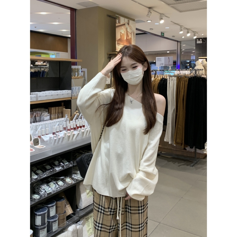 Autumn and winter Korean style loose pure desire off-shoulder Andy velvet sweater with long-sleeved sweater for women