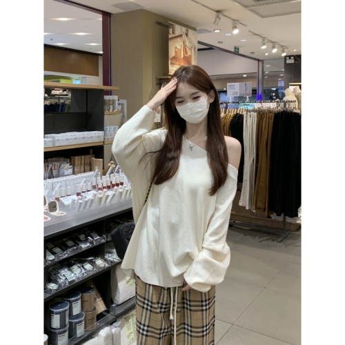 Autumn and winter Korean style loose pure desire off-shoulder Andy velvet sweater with long-sleeved sweater for women