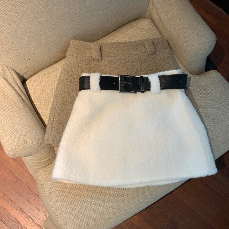 Fashionable woolen hip-hugging short skirt, winter fashionable soft and waxy high-waisted skirt