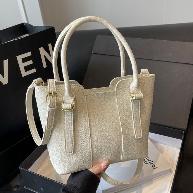 This year’s popular small bags 2024 new women’s bags are high-end, commuting, versatile cross-body bags, fashionable portable bucket bags