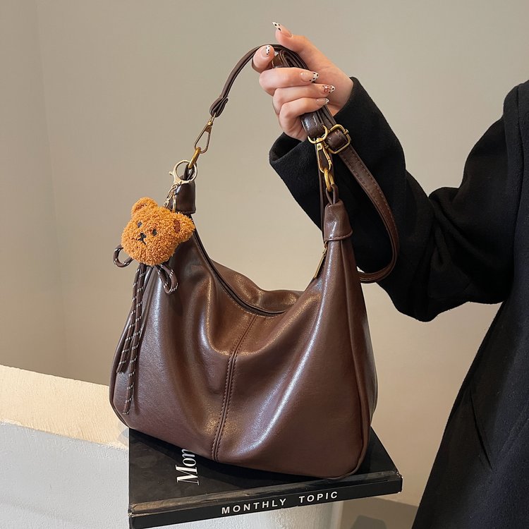 Retro Large Capacity Tote Bag Women's 2024 New Autumn and Winter Versatile Crossbody Underarm Bag Commuting Shoulder Bucket Bag
