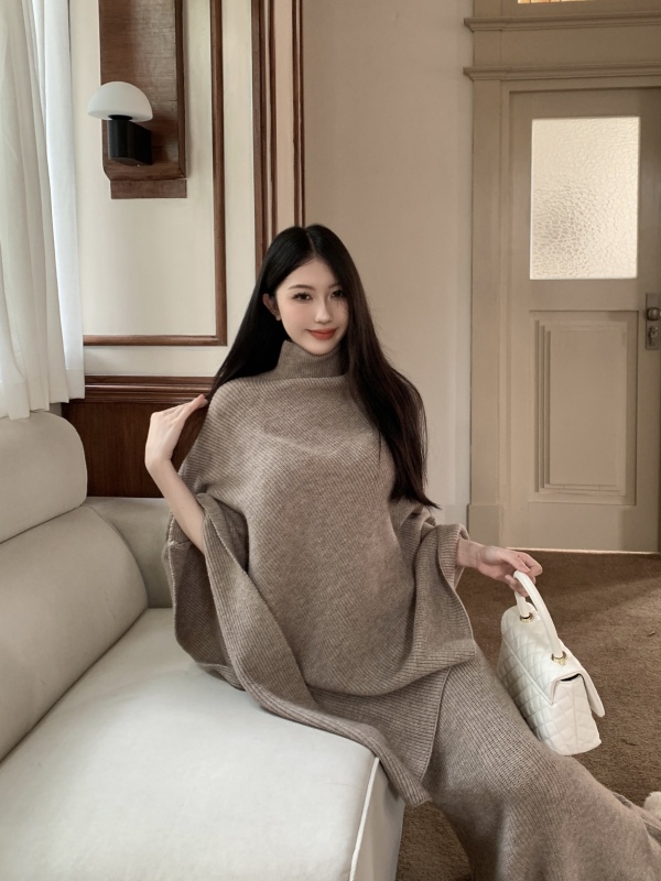High collar loose cape sweater hip-hugging fishtail skirt two-piece set