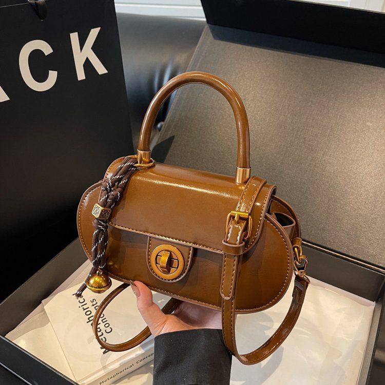 2024 Winter New Women's Bag Fashionable Oil Leather Shoulder Bag Temperament Retro Light Luxury Small Square Bag Lock Bag Crossbody Bag