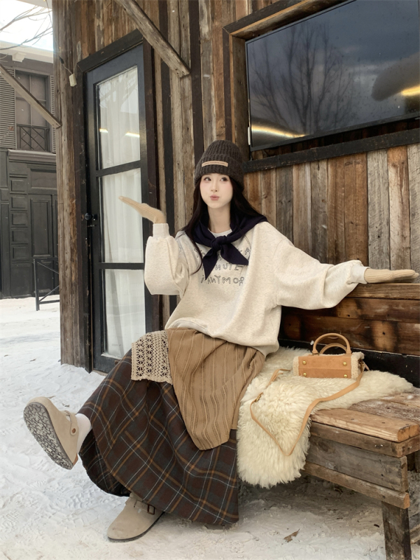 Women's large size velvet sweatshirt autumn and winter loose top + lace splicing irregular plaid skirt
