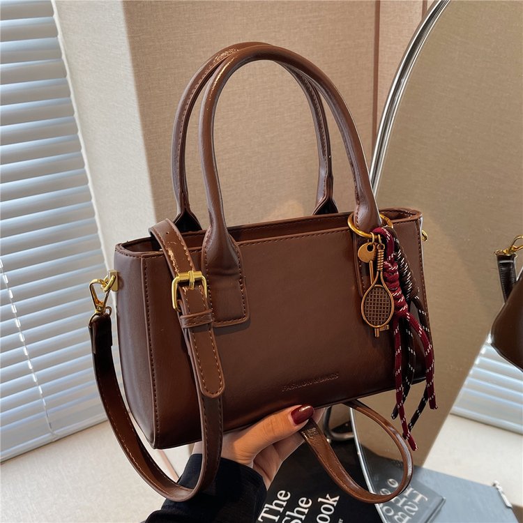 Cross-border retro small bag for women 2024 autumn new versatile crossbody bag fashionable commuting to work portable small square bag