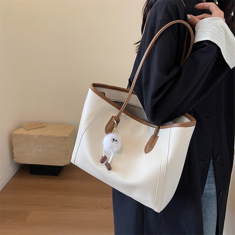 Atmospheric commuter texture handbag autumn and winter new versatile Korean style single shoulder armpit bag temperament tote bag